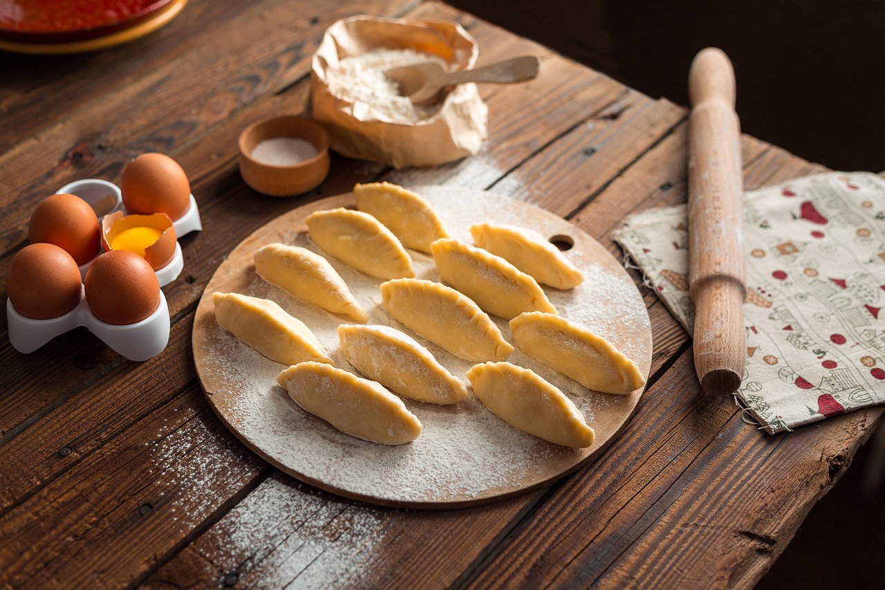 cooking pies vareniki pelmeni cook 2132874