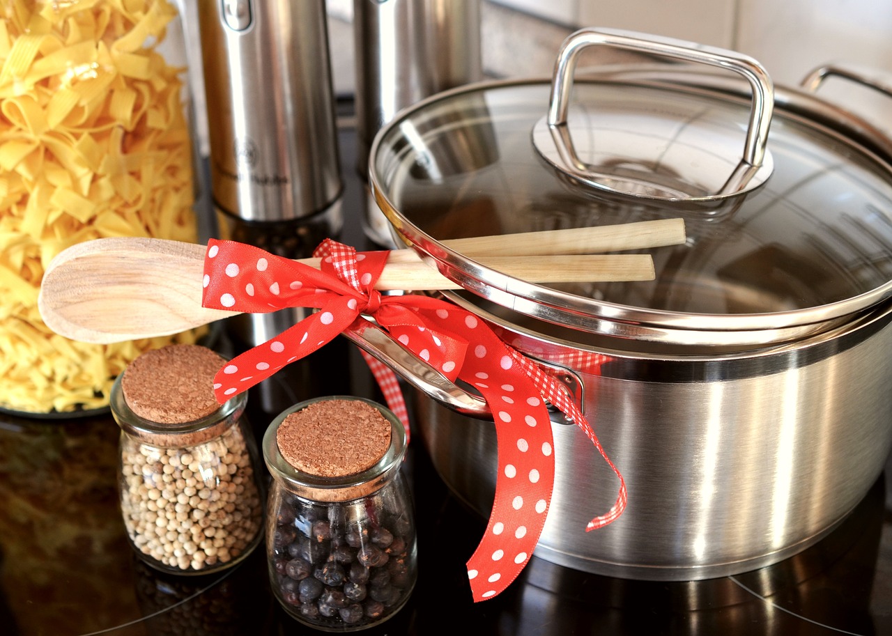 pot kitchen cook wooden spoon 544071