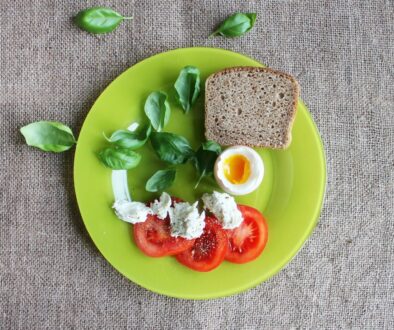 Nauka poprzez zabawę – poznawanie nowych produktów, smaków i zapachów