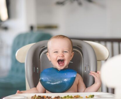 Jak przygotować zdrowe obiady dla niemowlaka - przepisy na rozszerzanie diety