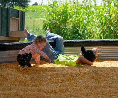 Zabawy sensoryczne w kuchni z dzieckiem - pomysły na rozwój zmysłów